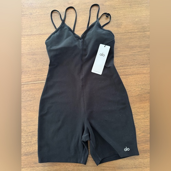 ALO Yoga Pants - ALOSOFT SUNS OUT
ONESIE